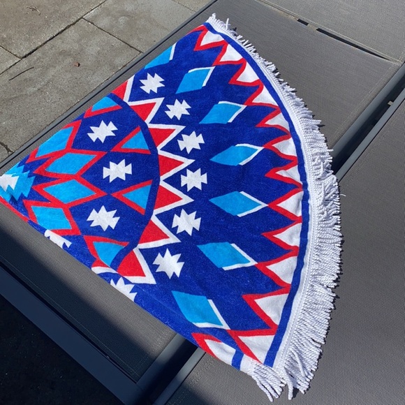 Distinctly Home Cotton Round Towel - Picture 2 of 8